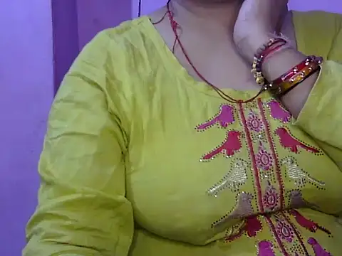 Snapshot of SHONALI_ chatting on December 4, 5:00 pm SHONALI online show from December 4, 5:00 pm