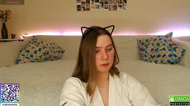 MurrrWorren online show from February 8, 10:08 pm