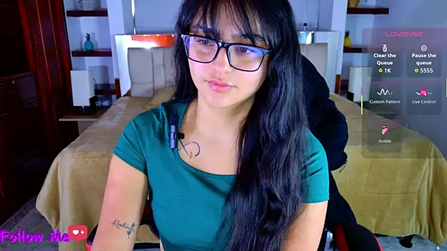 Snapshot of scarlleth_ chatting on December 3, 12:03 pm scarlleth online show from December 3, 12:03 pm