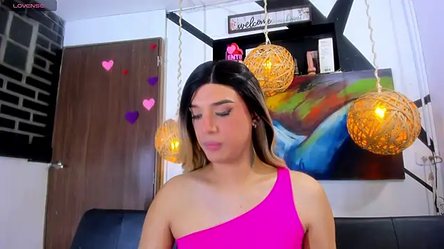 victoria aleia  online show from August 4, 10:45 pm