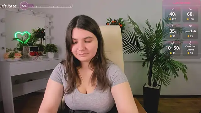 Viola  Shy online show from October 31, 10:33 pm