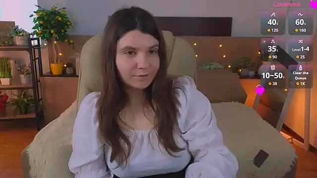 Snapshot of Viola__Shy chatting on May 18, 4:07 am Viola Shy online show from May 18, 4:07 am
