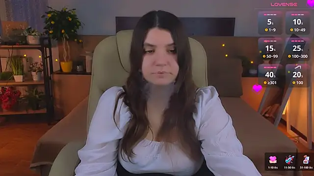 Snapshot of Viola__Shy chatting on May 27, 1:57 am Viola Shy online show from May 27, 1:57 am