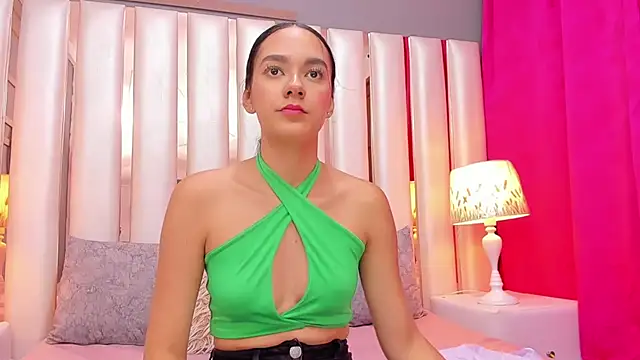 EmmyCruzZ online show from February 21, 7:04 pm