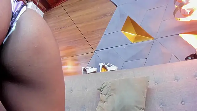 Snapshot of sarah_banks1 chatting on January 3, 11:12 pm sarah banks1 online show from January 3, 11:12 pm