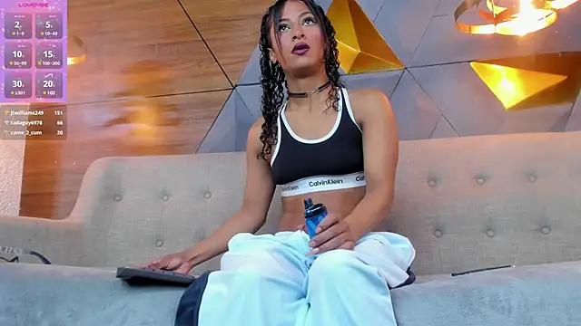 Snapshot of sarah_banks1 chatting on January 23, 7:07 pm sarah banks1 online show from January 23, 7:07 pm