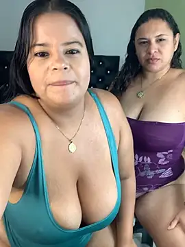 Snapshot of twocurvylatins chatting on July 12, 9:28 pm twocurvylatins online show from July 12, 9:28 pm