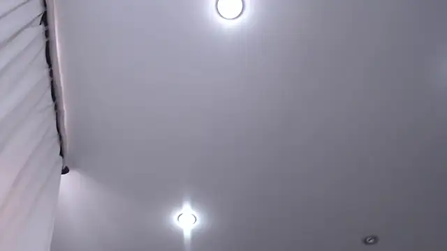 Snapshot of kiim_1 chatting on December 22, 6:48 pm kiim 1 online show from December 22, 6:48 pm