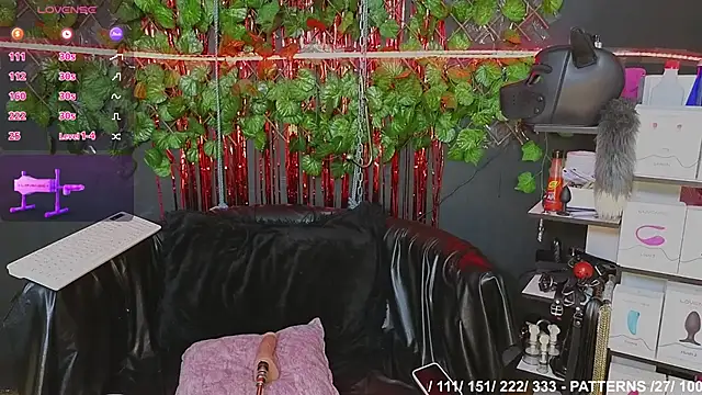 Snapshot of Sweett_Mollyy chatting on November 21, 12:21 am Sweett Mollyy online show from November 21, 12:21 am