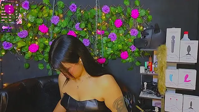 Sweett Mollyy online show from April 29, 12:05 am