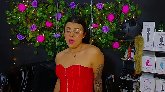Snapshot of Sweett_Mollyy chatting on June 22, 10:40 pm Sweett Mollyy online show from June 22, 10:40 pm