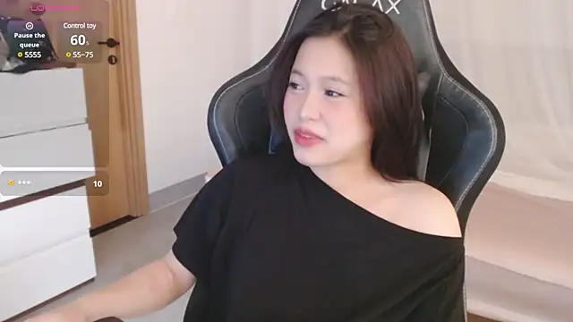 Lin SiYee online show from March 2, 6:37 am