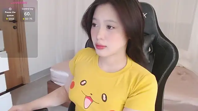 Lin SiYee online show from March 4, 6:26 am