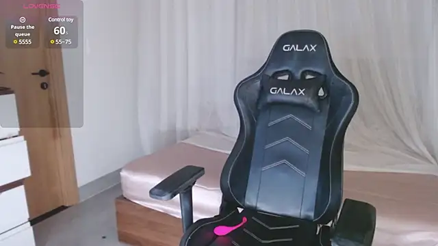 Lin SiYee online show from March 22, 2:47 pm