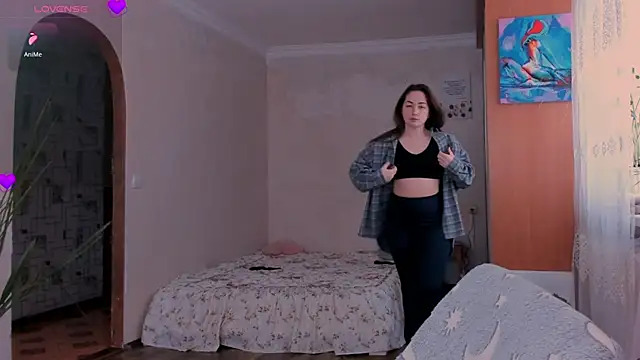 cClandesTina online show from December 4, 11:52 am