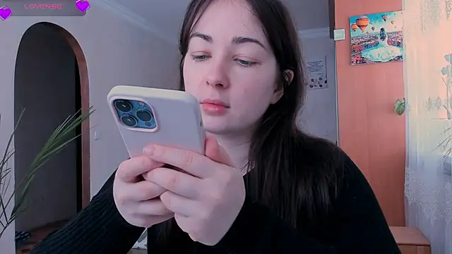 cClandesTina online show from February 10, 9:46 am