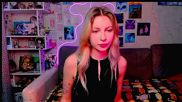 Maria Hunt online show from December 6, 3:30 am