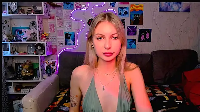 Maria Hunt online show from December 14, 6:24 am