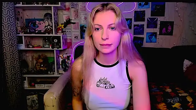 Maria Hunt online show from December 19, 3:29 am