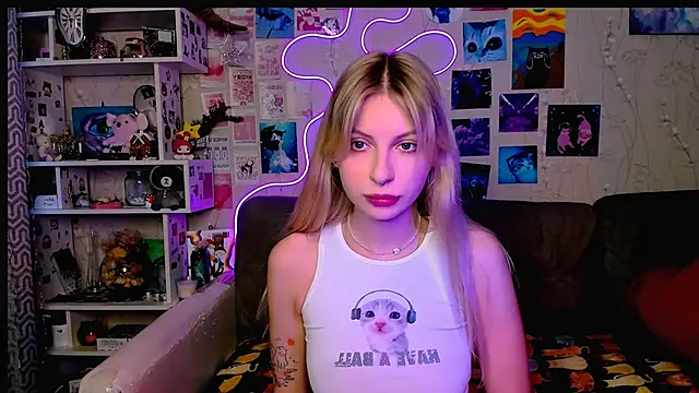 Maria Hunt online show from December 20, 3:14 am