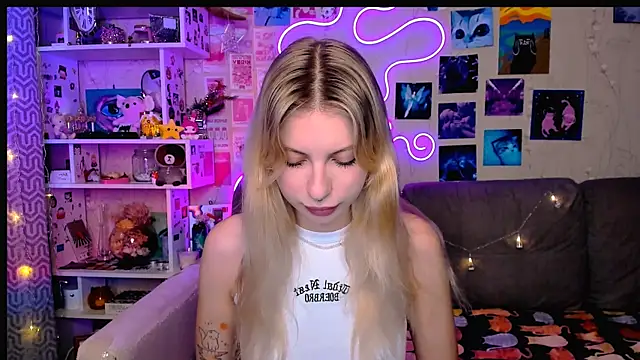 Maria Hunt online show from December 21, 3:03 am