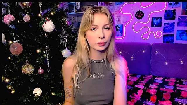 Maria Hunt online show from December 24, 2:54 am