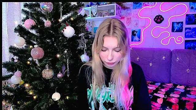 Maria Hunt online show from December 24, 6:00 am