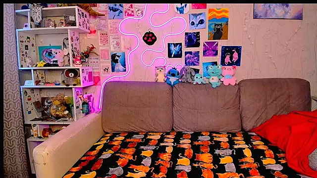 Maria Hunt online show from January 14, 4:04 am