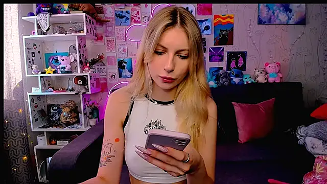 Maria Hunt online show from February 6, 6:51 am