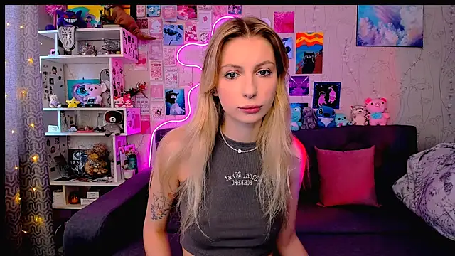 Maria Hunt online show from February 7, 4:06 am