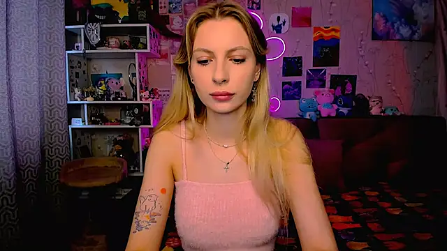 Maria Hunt online show from March 22, 2:27 am