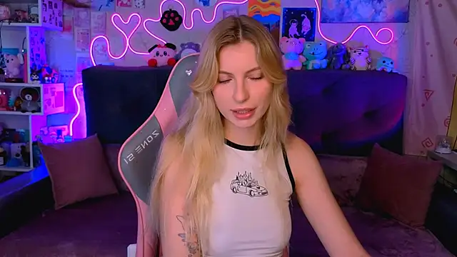 Maria Hunt online show from October 17, 3:42 am