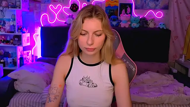 Maria Hunt online show from November 7, 4:56 am