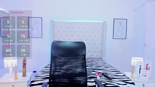 Coco Balenciaga  online show from February 13, 12:11 pm