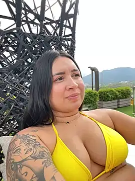 Pretty Isadora online show from February 6, 8:02 pm