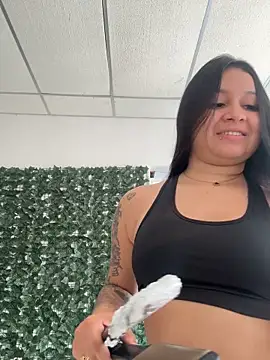 Pretty Isadora online show from October 30, 7:25 pm