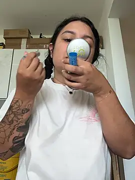 Pretty Isadora online show from March 7, 8:17 pm