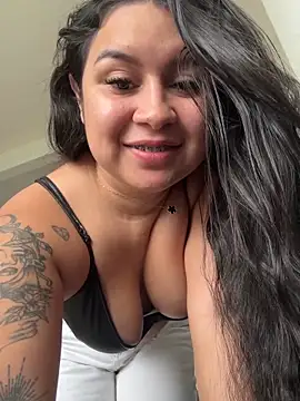 Pretty Isadora online show from April 23, 9:28 pm