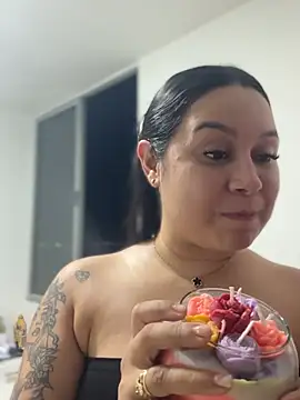 Pretty Isadora online show from May 14, 12:50 am
