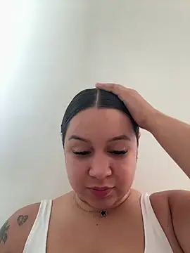 Pretty Isadora online show from May 15, 8:38 pm