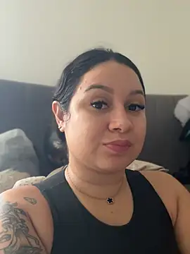 Pretty Isadora online show from May 31, 7:37 pm
