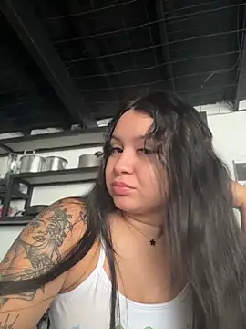 Pretty Isadora online show from June 3, 2:55 pm
