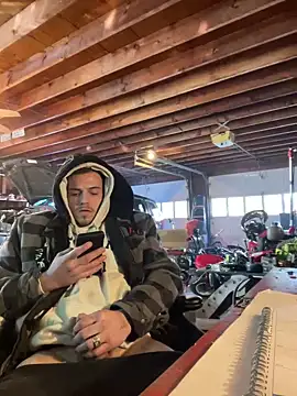 Snapshot of joeycbigcock chatting on December 3, 3:22 pm joeycbigcock online show from December 3, 3:22 pm