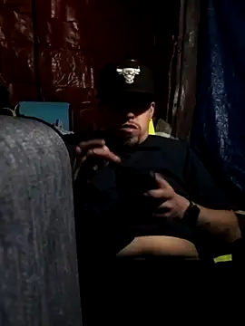 Snapshot of joeycbigcock chatting on February 12, 11:51 pm joeycbigcock online show from February 12, 11:51 pm