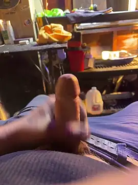 Snapshot of joeycbigcock chatting on October 14, 10:10 pm joeycbigcock online show from October 14, 10:10 pm