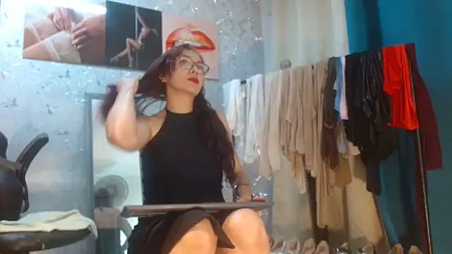 Samantabrown  online show from June 25, 11:04 am