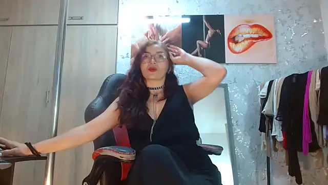 Samantabrown  online show from August 1, 11:31 am