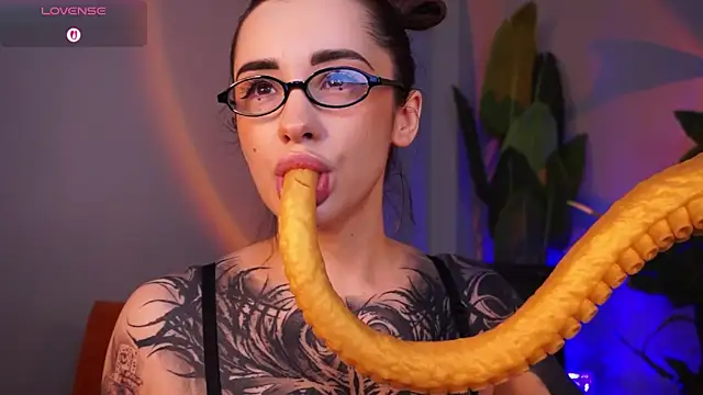 EvaCanton online show from March 14, 2:06 am