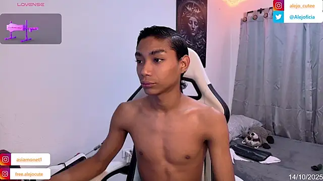 Snapshot of alejo_cute chatting on October 14, 12:50 pm alejo cute online show from October 14, 12:50 pm