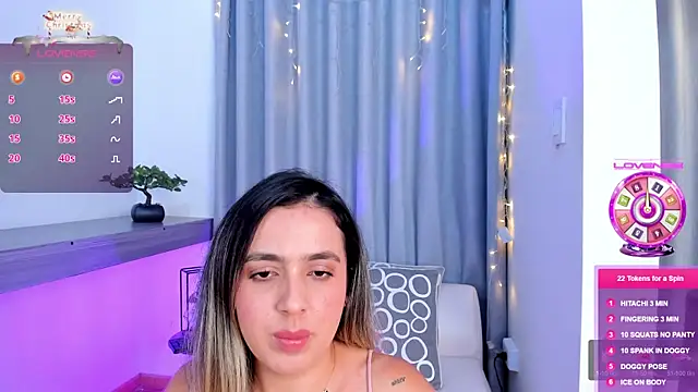 Snapshot of Lucyortiz_ chatting on January 4, 12:59 am Lucyortiz online show from January 4, 12:59 am